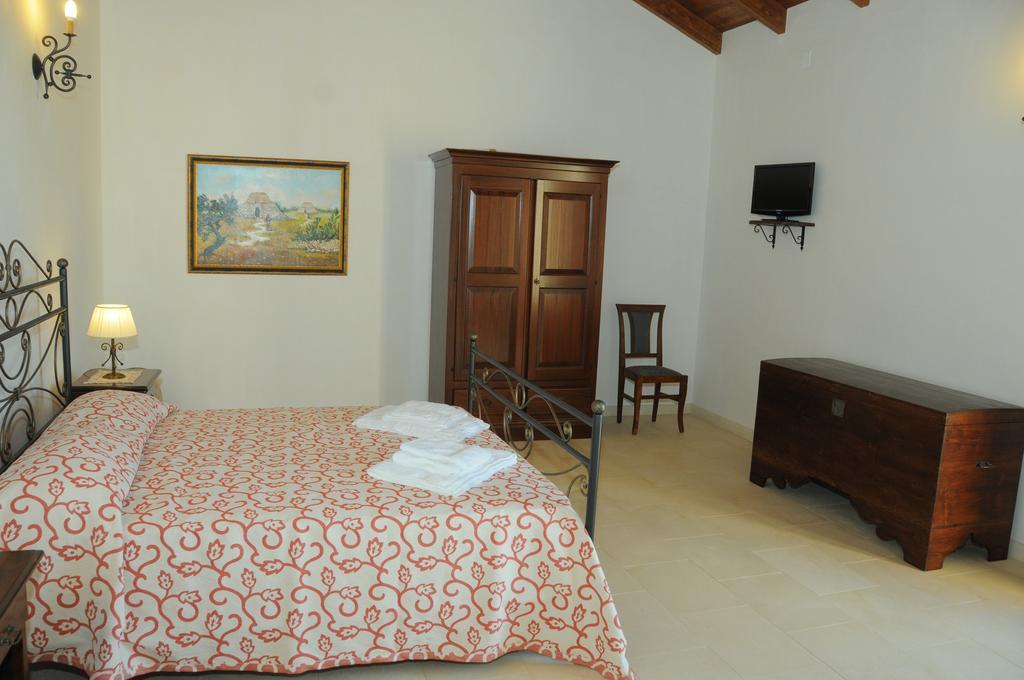Agriturismo Masseria Quaremme 카르피냐노 살렌티노 객실 사진