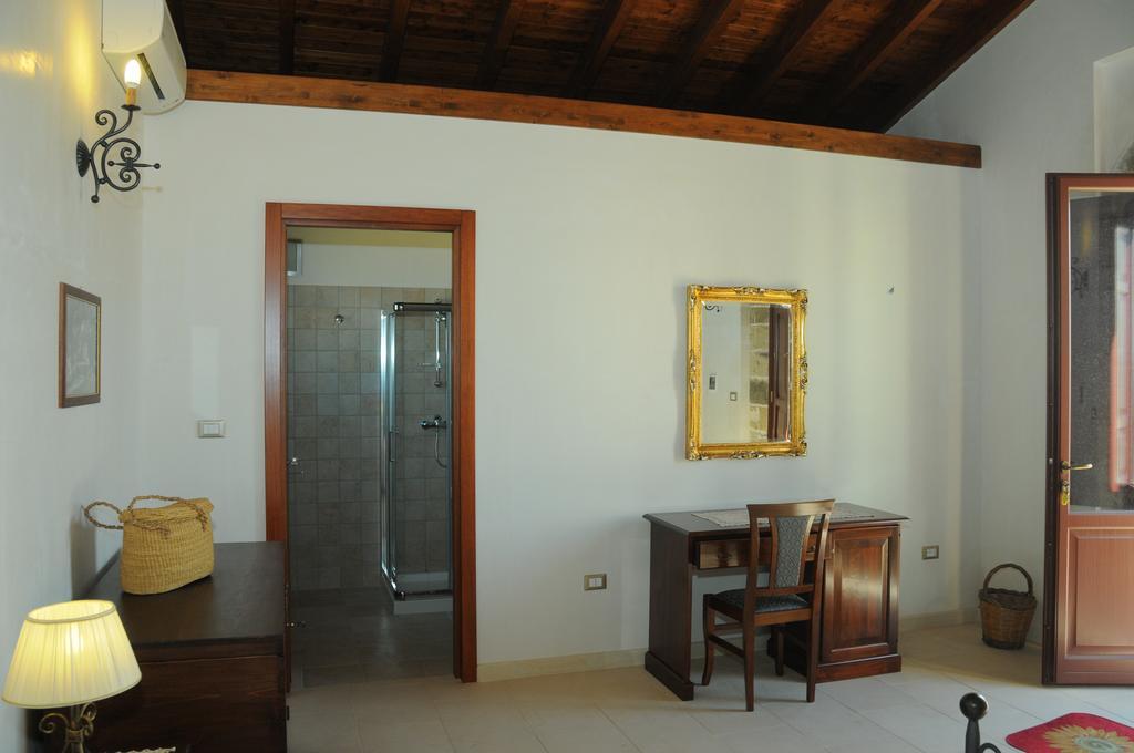 Agriturismo Masseria Quaremme 카르피냐노 살렌티노 객실 사진