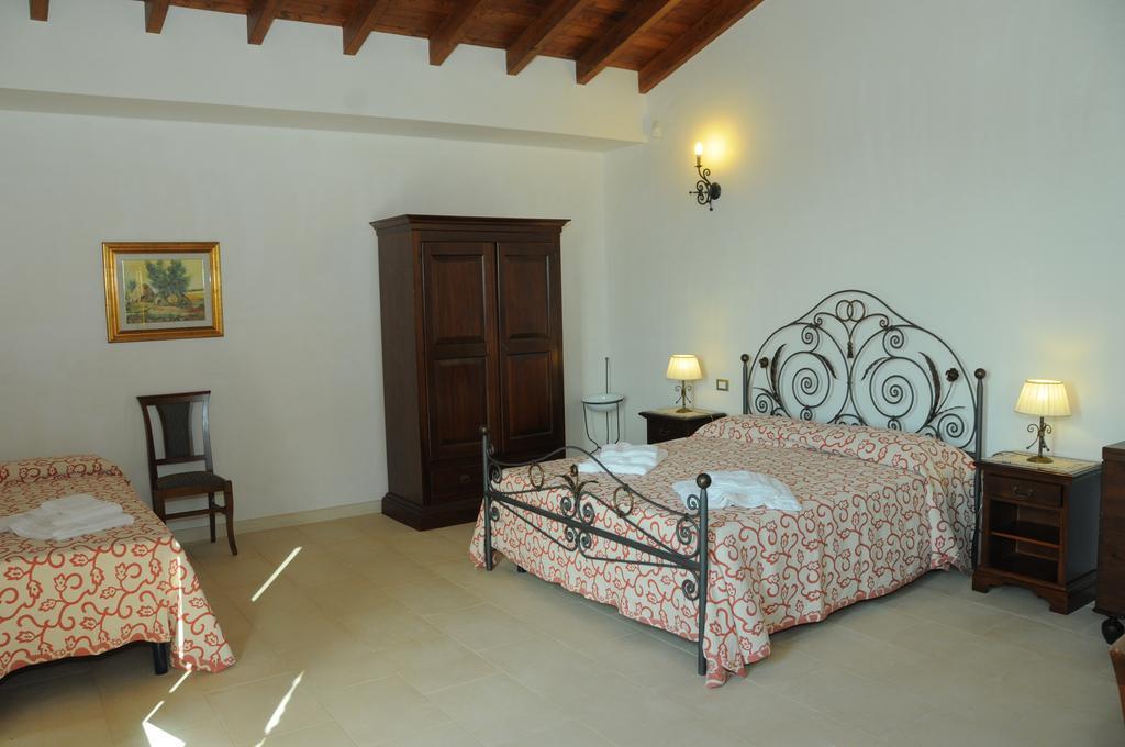 Agriturismo Masseria Quaremme 카르피냐노 살렌티노 객실 사진